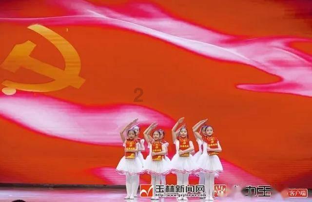 婆媳之间在喂养孩子上意见不同，应该如何沟通解决？游戏画面